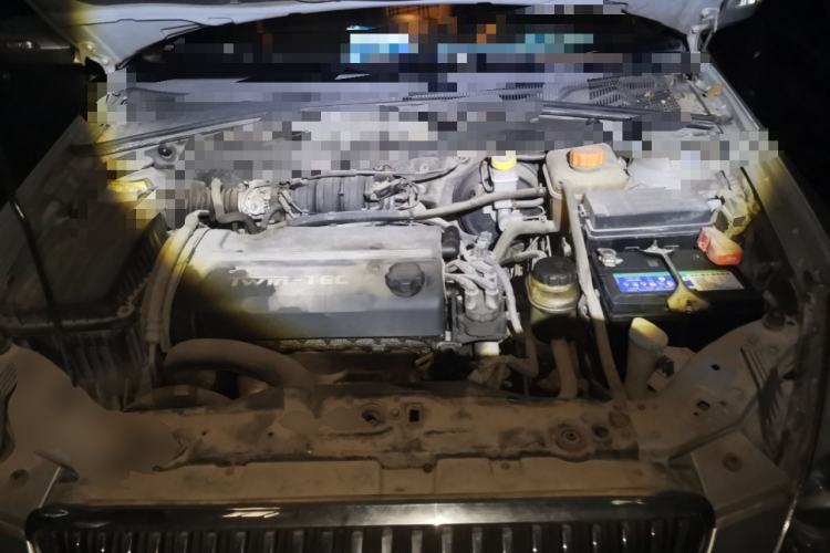 Used Buick Excelle 2011 1.6 LX-MT Engine Bay