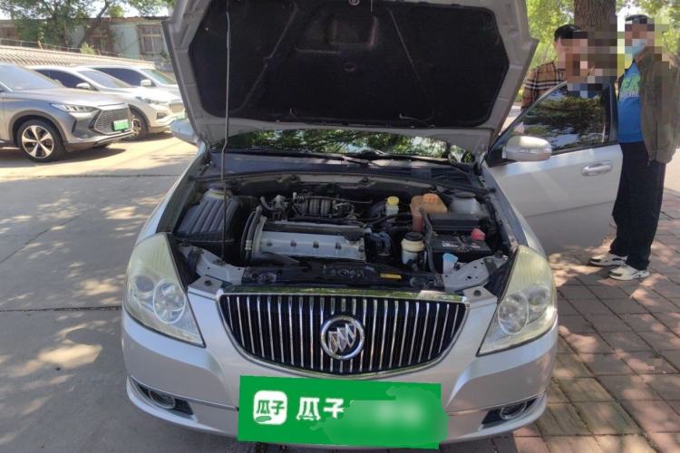 Used Buick Excelle 2011 1.6 LX-MT Engine Bay