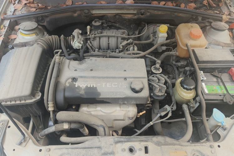 Used Buick Excelle 2011 1.6 LE-MT Engine Bay