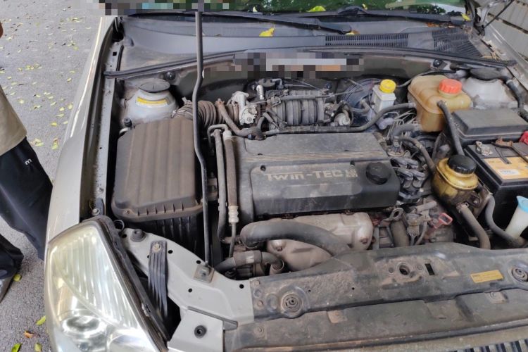 Used Buick Excelle 2011 1.6LX-AT Engine Bay Right