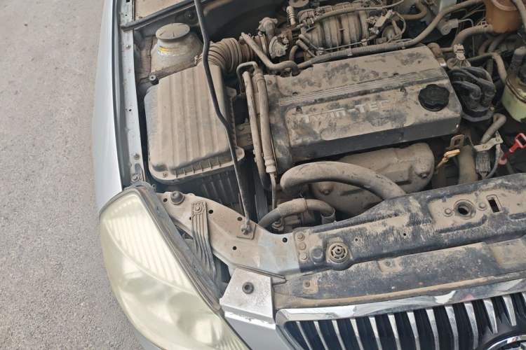 Used Buick Excelle 2011 1.6LX-AT Engine Bay Right