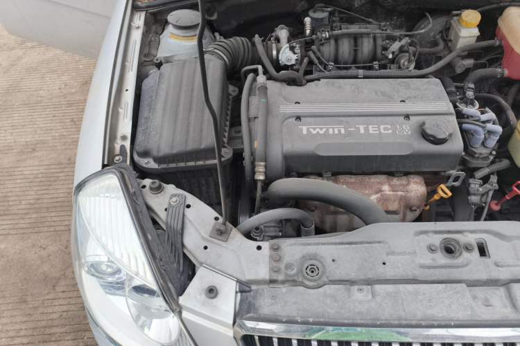 Used Buick Excelle 2011 1.6LX-AT Engine Bay Right