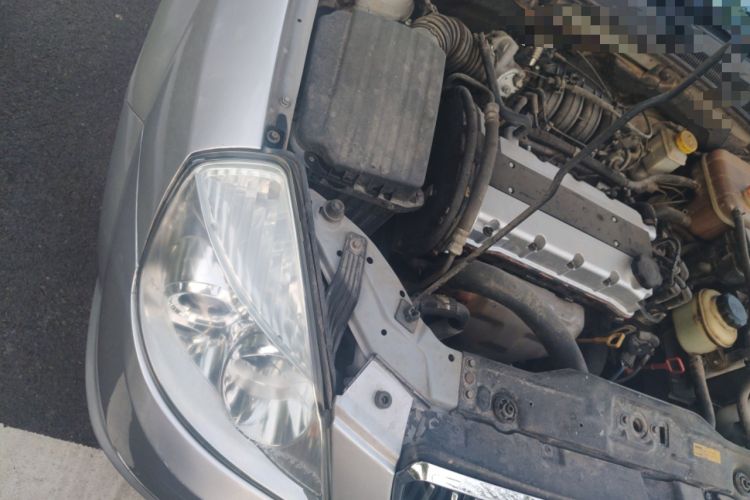 Used Buick Excelle 2011 1.6LX-AT Engine Bay Right