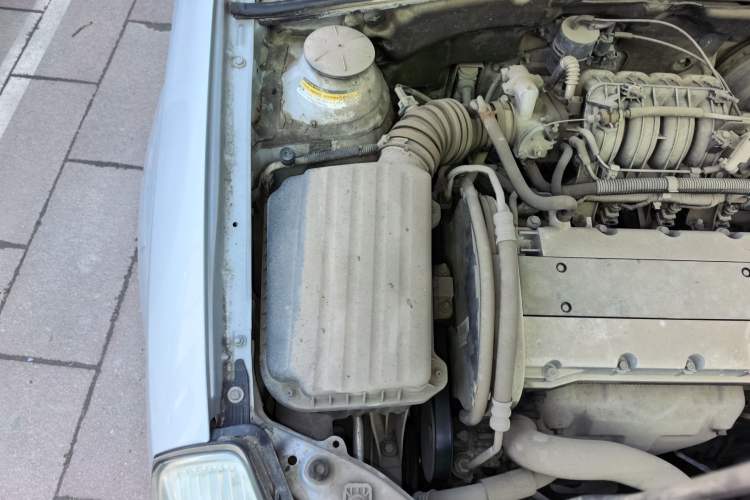 Used Buick Excelle 2011 1.6LX-AT Engine Bay Right
