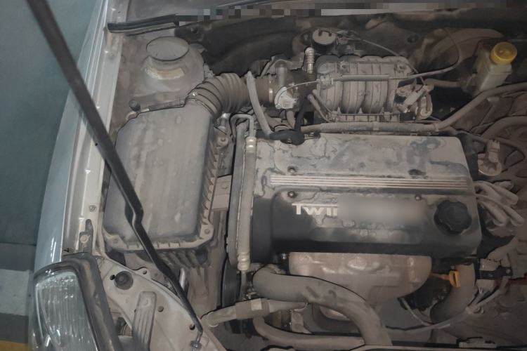 Used Buick Excelle 2011 1.6 LE-AT Engine Bay Right