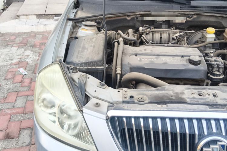 Used Buick Excelle 2011 1.6LX-AT Engine Bay Right