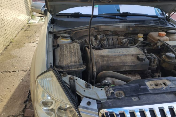 Used Buick Excelle 2011 1.6 LX-MT Engine Bay Right