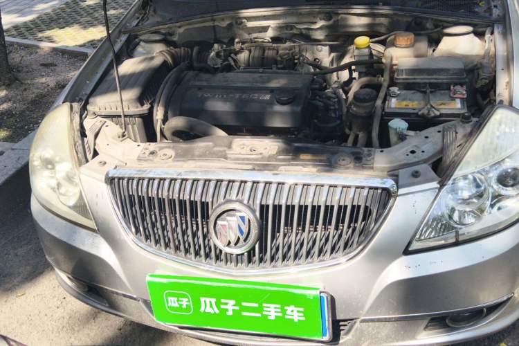 Used Buick Excelle 2011 1.6 LX-MT Engine Bay Right