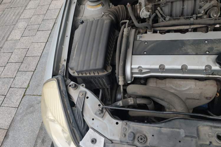 Used Buick Excelle 2011 1.6LX-AT Engine Bay Right