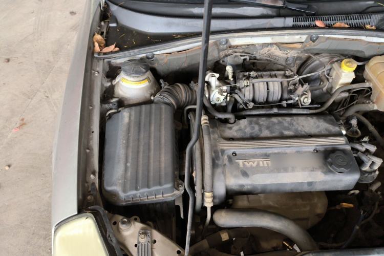Used Buick Excelle 2011 1.6 LE-AT Engine Bay Right