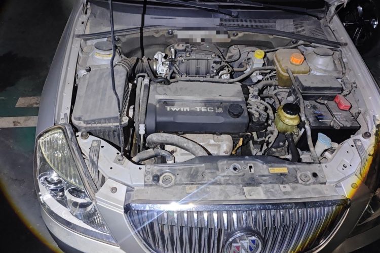 Used Buick Excelle 2011 1.6 LX-MT Engine Bay Right