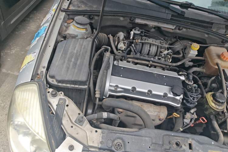 Used Buick Excelle 2011 1.6 LE-AT Engine Bay Right