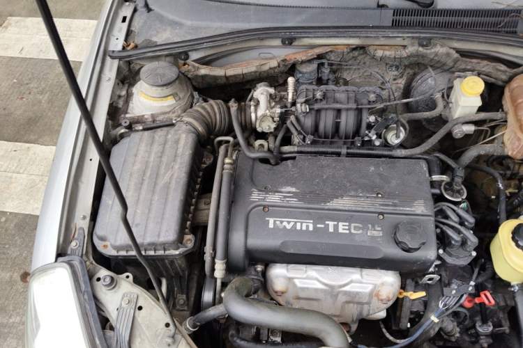 Used Buick Excelle 2011 1.6LX-AT Engine Bay Right