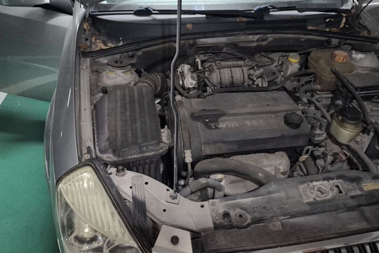 Used Buick Excelle 2011 1.6LX-AT Engine Bay Right