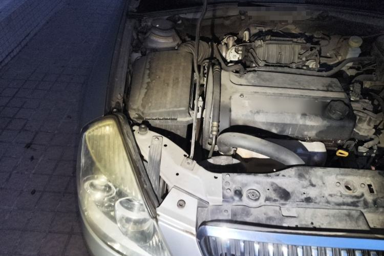 Used Buick Excelle 2011 1.6LX-AT Engine Bay Right