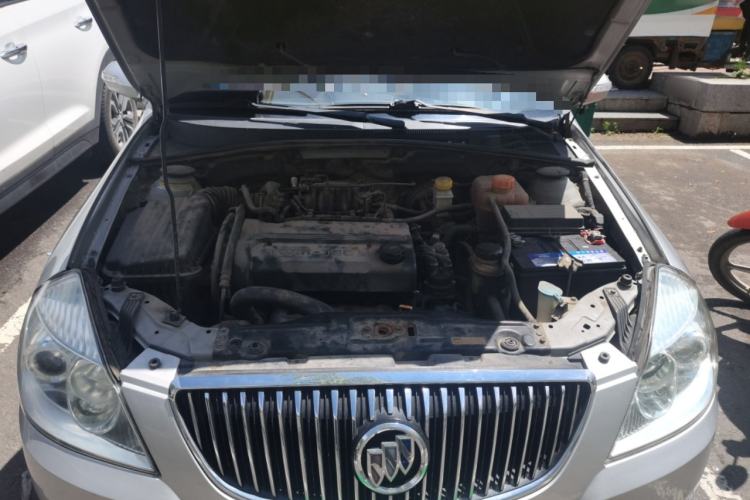 Used Buick Excelle 2011 1.6 LX-MT Engine Bay