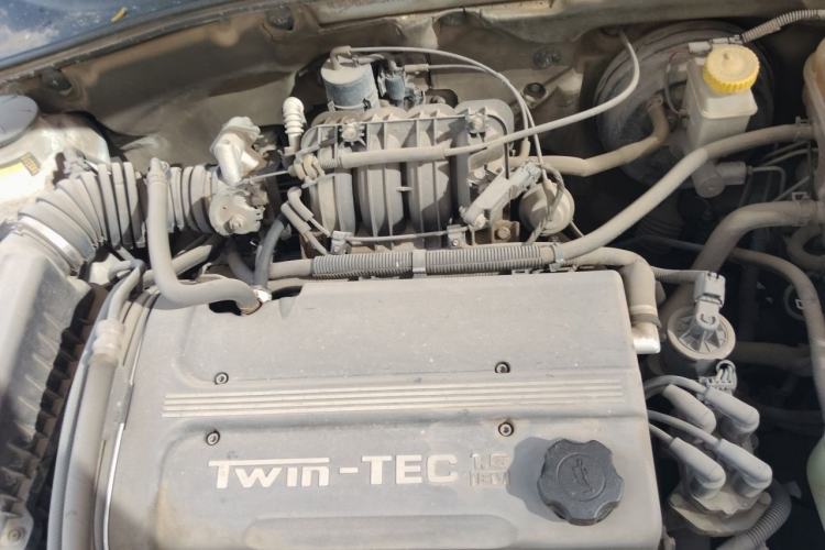 Used Buick Excelle 2011 1.6 LE-AT Engine Bay