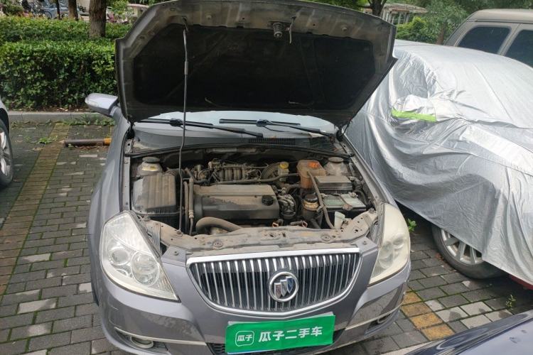 Used Buick Excelle 2011 1.6 LE-AT Engine Bay