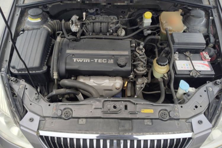Used Buick Excelle 2011 1.6 LX-MT Engine Bay