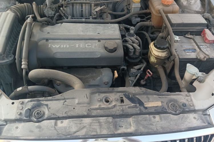 Used Buick Excelle 2011 1.6 LE-AT Engine Bay