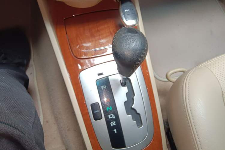 Used Buick Excelle 2011 1.6 LE-AT Gear Lever