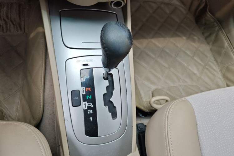 Used Buick Excelle 2011 1.6LX-AT Gear Lever