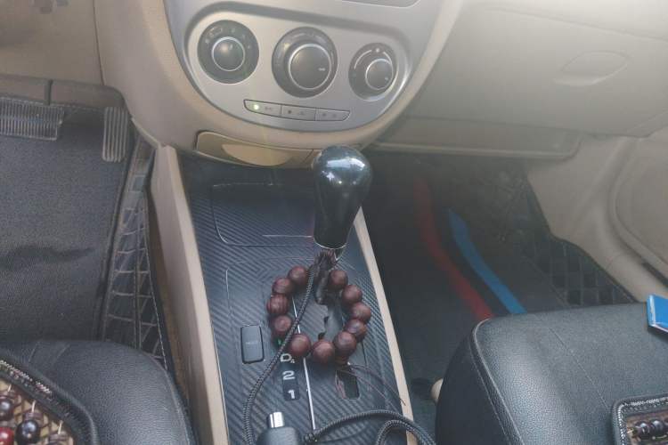 Used Buick Excelle 2011 1.6LX-AT Gear Lever