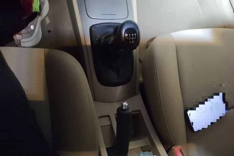 Used Buick Excelle 2011 1.6 LX-MT Gear Lever