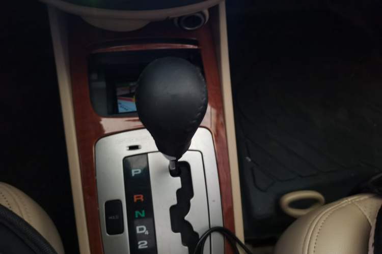 Used Buick Excelle 2011 1.6 LE-AT Gear Lever