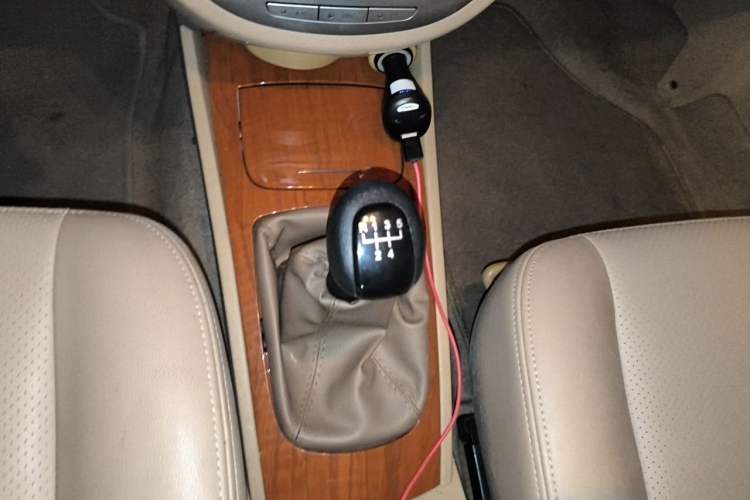 Used Buick Excelle 2011 1.6 LE-MT Gear Lever