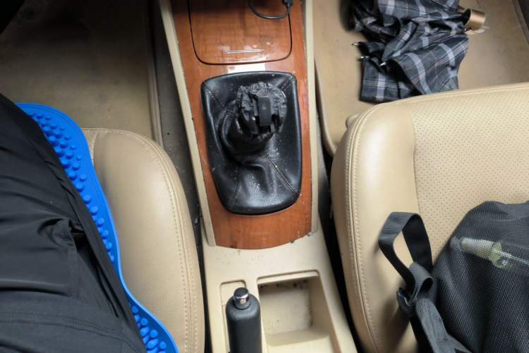 Used Buick Excelle 2011 1.6 LE-MT Gear Lever
