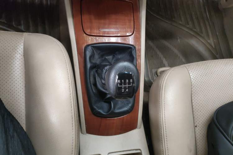 Used Buick Excelle 2011 1.6 LE-MT Gear Lever