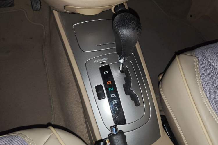 Used Buick Excelle 2011 1.6LX-AT Gear Lever