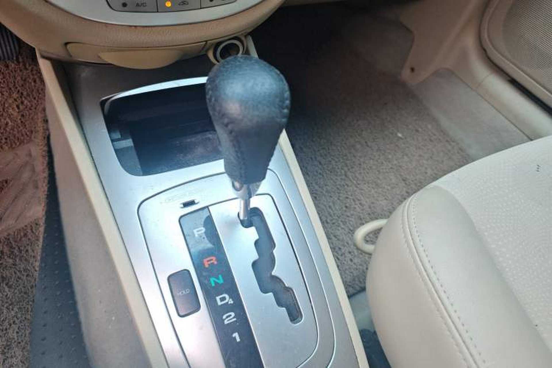 Used Buick Excelle 2011 1.6LX-AT Gear Lever