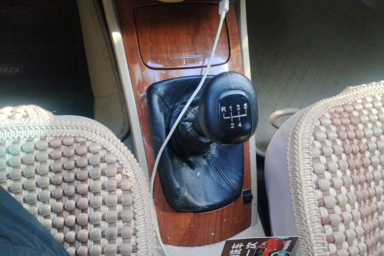 Used Buick Excelle 2011 1.6 LE-MT Gear Lever