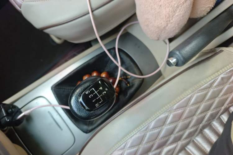 Used Buick Excelle 2011 1.6 LX-MT Gear Lever