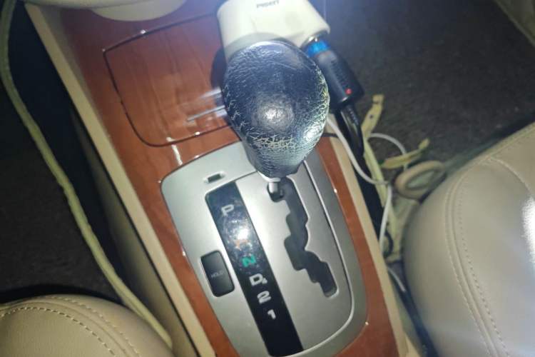 Used Buick Excelle 2011 1.6 LE-AT Gear Lever