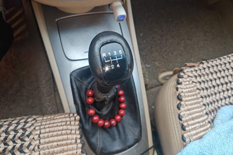 Used Buick Excelle 2011 1.6 LX-MT Gear Lever