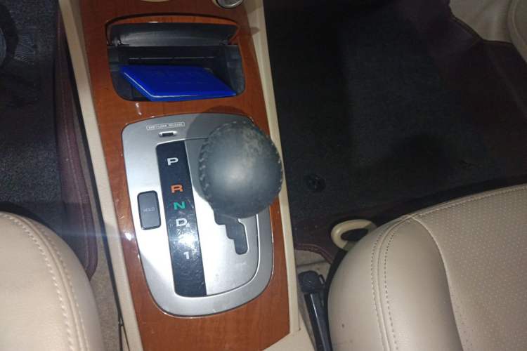 Used Buick Excelle 2011 1.6 LE-AT Gear Lever