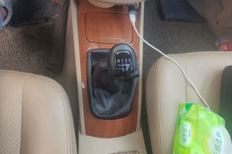 Used Buick Excelle 2011 1.6 LE-MT Gear Lever
