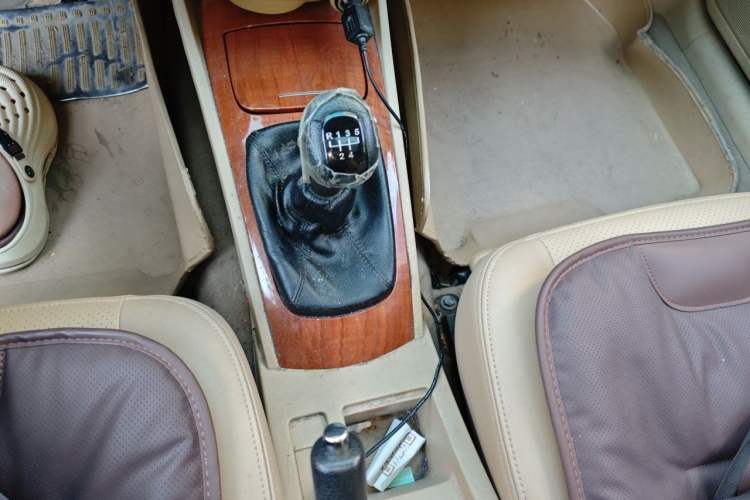 Used Buick Excelle 2011 1.6 LE-MT Gear Lever