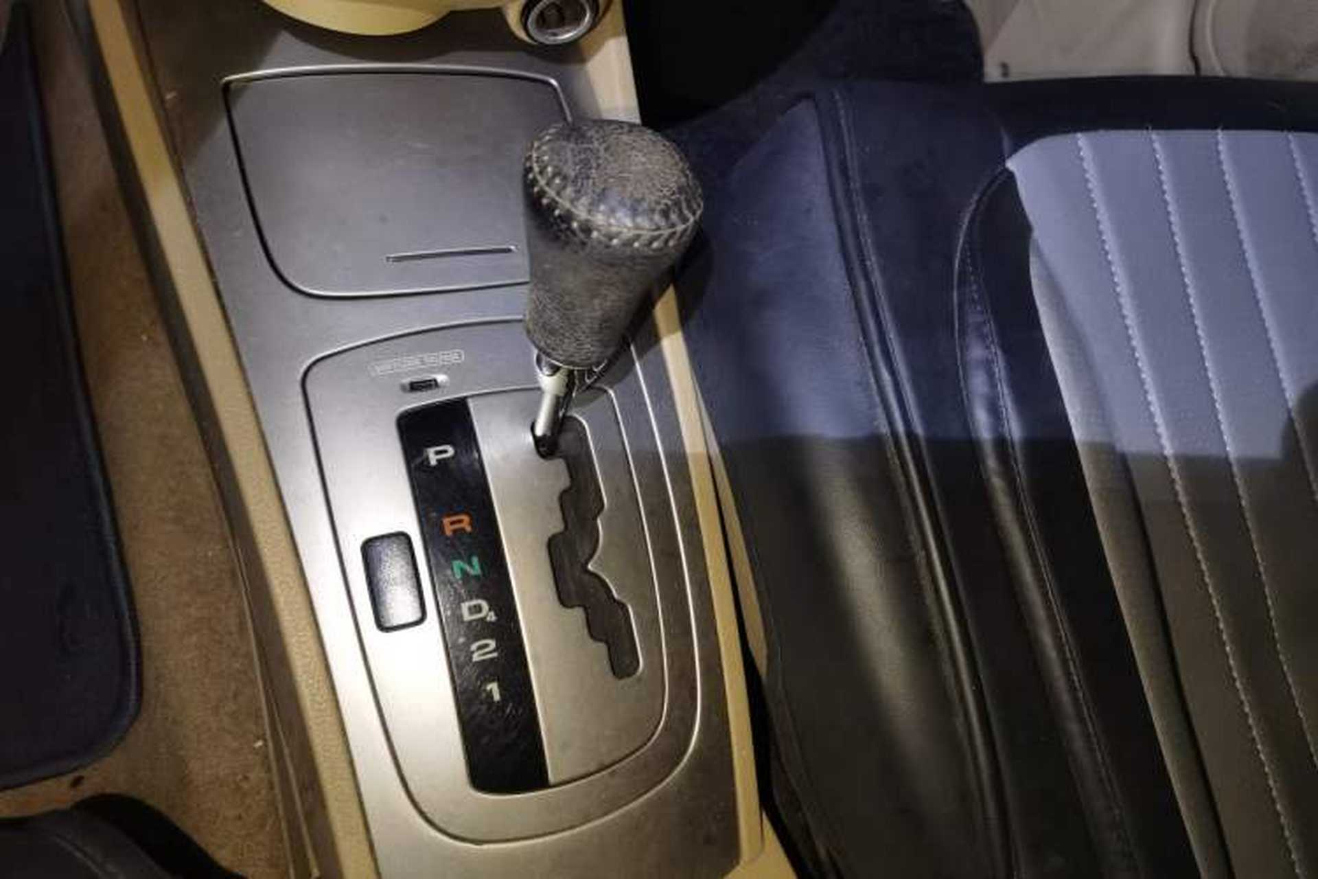 Used Buick Excelle 2011 1.6LX-AT Gear Lever