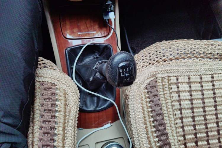 Used Buick Excelle 2011 1.6 LE-MT Gear Lever