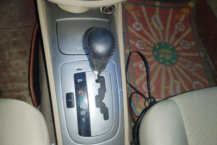 Used Buick Excelle 2011 1.6LX-AT Gear Lever