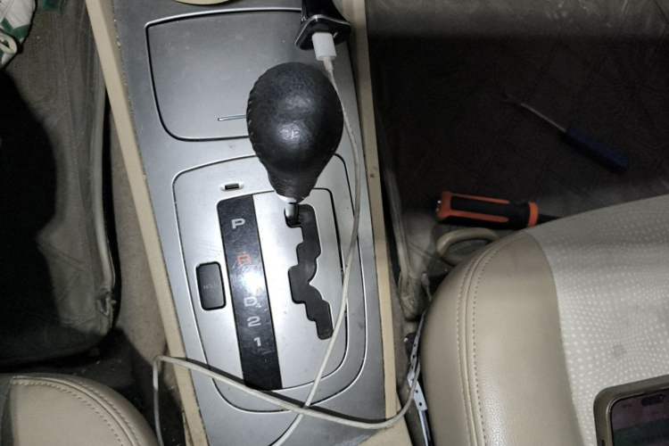 Used Buick Excelle 2011 1.6LX-AT Gear Lever
