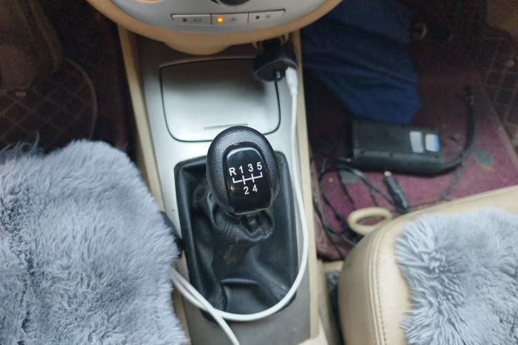 Used Buick Excelle 2011 1.6 LX-MT Gear Lever