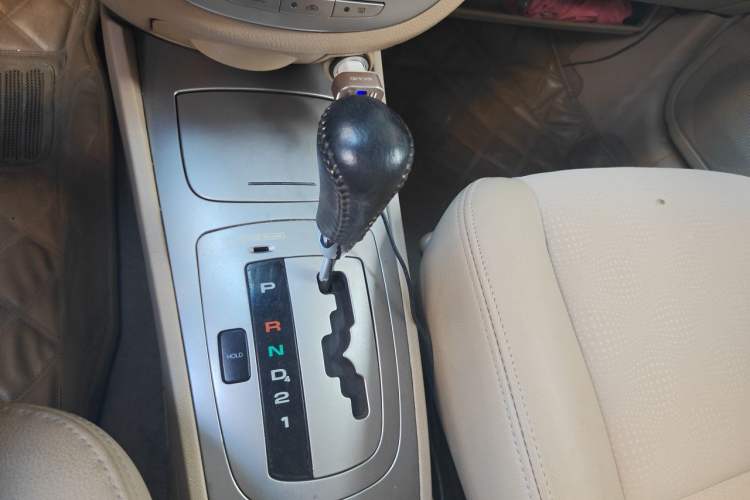 Used Buick Excelle 2011 1.6LX-AT Gear Lever