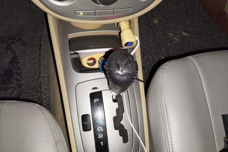 Used Buick Excelle 2011 1.6LX-AT Gear Lever