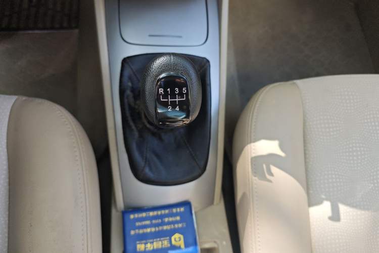 Used Buick Excelle 2011 1.6 LX-MT Gear Lever