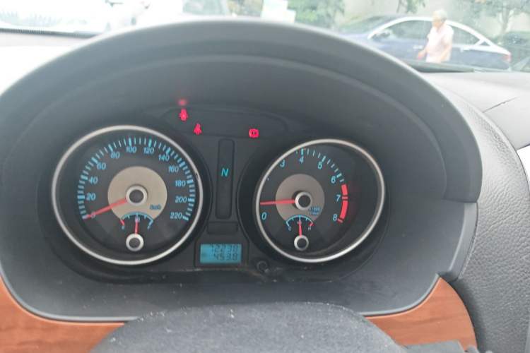 Used Buick Excelle 2011 1.6 LE-AT Instrument Cluster